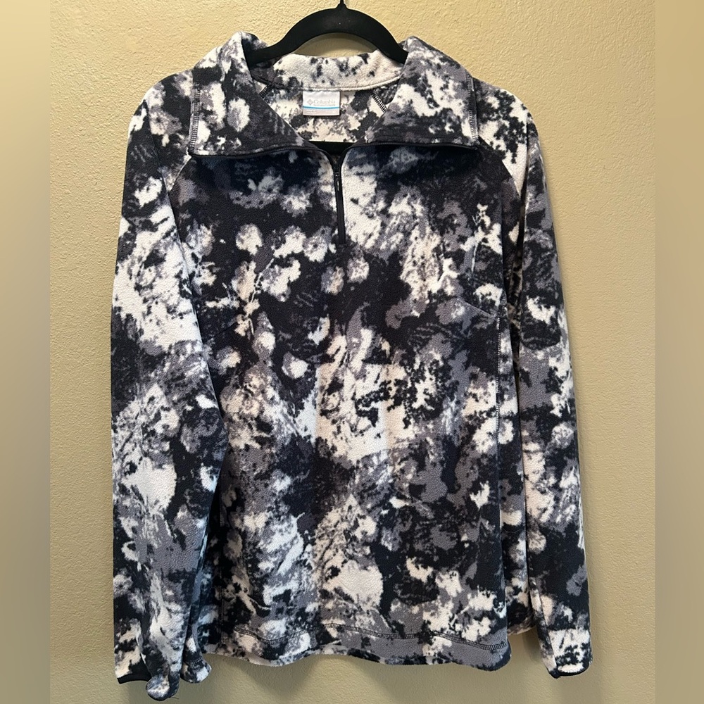 Columbia Black, White, and Grey Women's Quarter Zip Jacket